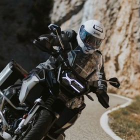  Shoei Neotec 3 Çeneden Açılır Kask (Beyaz)