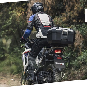  Shad TR46 Terra Alüminyum Çanta (Siyah-Gümüş)