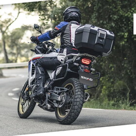  Shad TR46 Terra Alüminyum Çanta (Siyah-Gümüş)